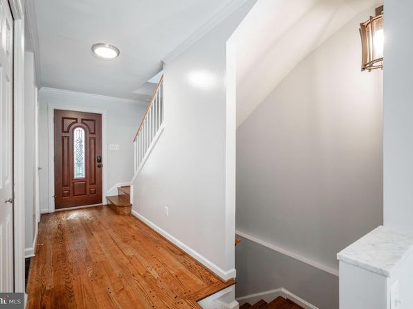 6065 Hardwick Place, Falls Church VA 22041
