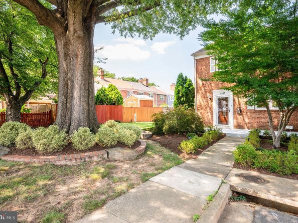 6065 Hardwick Place, Falls Church VA 22041