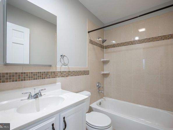6065 Hardwick Place, Falls Church VA 22041