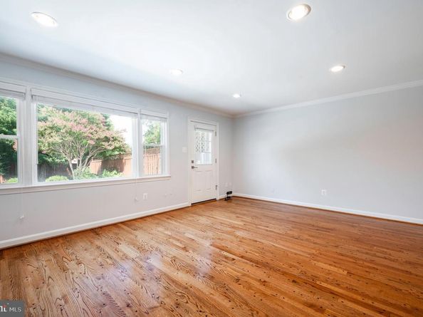 6065 Hardwick Place, Falls Church VA 22041