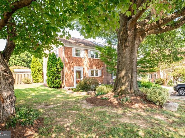 6065 Hardwick Place, Falls Church VA 22041