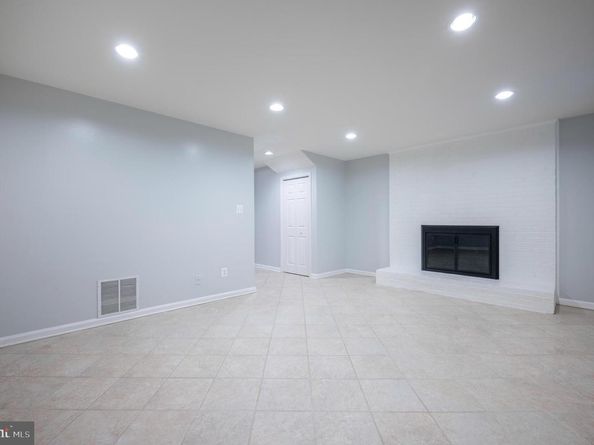 6065 Hardwick Place, Falls Church VA 22041