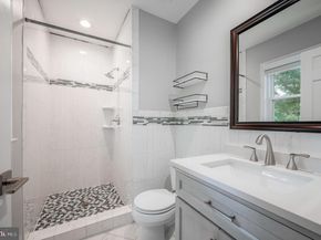 6065 Hardwick Place, Falls Church VA 22041