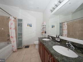 901 N Penn Street F2007, Philadelphia PA 19123