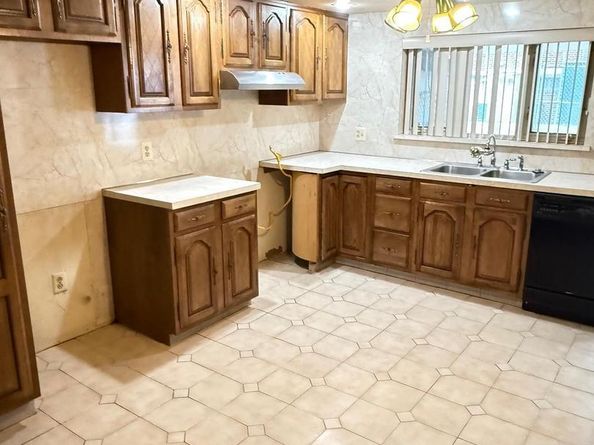 3183 S 20TH Street, Philadelphia PA 19145