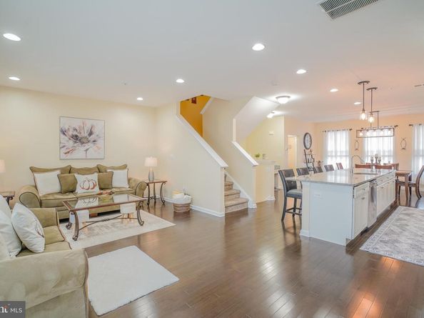 28130 Hickory Lane, Langhorne PA 19047