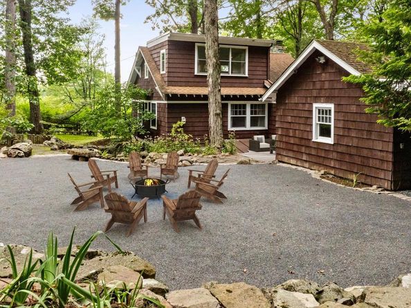 2942 Windy Bush Road, Newtown PA 18940