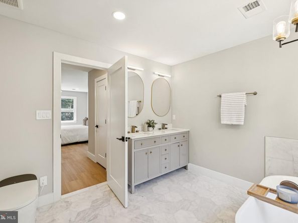 3118 Miller Heights Road, Oakton VA 22124