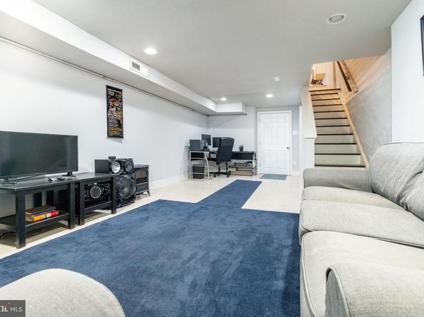 2502 W Seybert Street, Philadelphia PA 19121