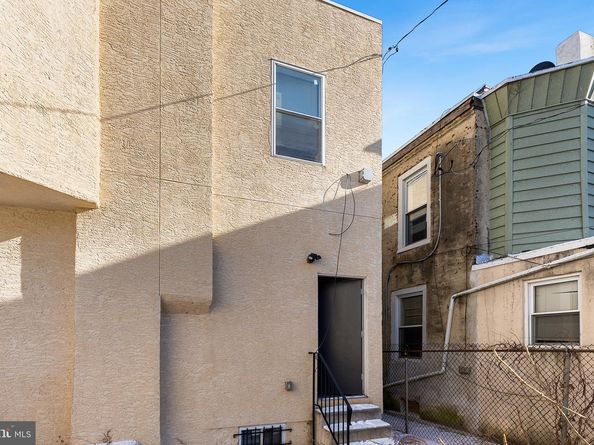 2024 N 8TH Street, Philadelphia PA 19122