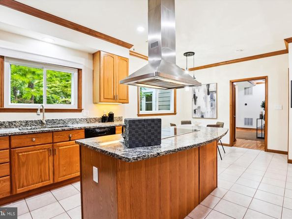 6364 Evangeline Lane, Alexandria VA 22312