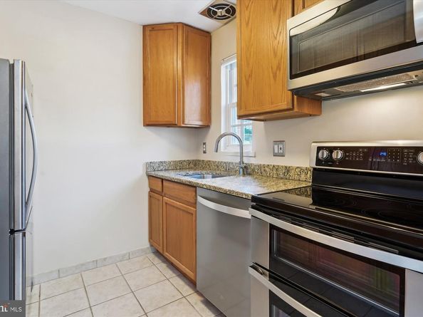 1634 W Abingdon Drive 102, Alexandria VA 22314