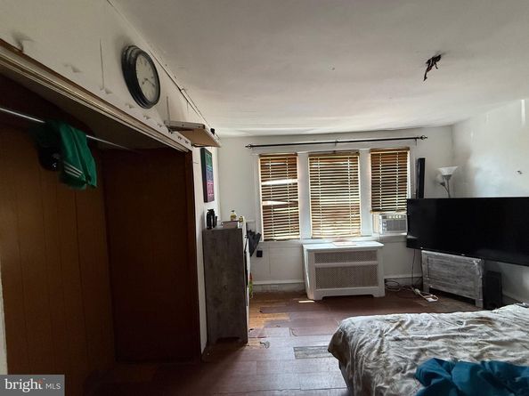 819 Lindley Avenue, Philadelphia PA 19141