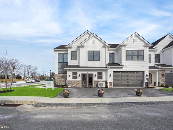 500 Fullerton Farm Ct Lot 28, Warrington PA 18976