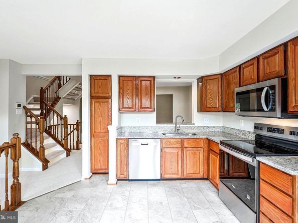 21921 Myrtlewood Square, Sterling VA 20164