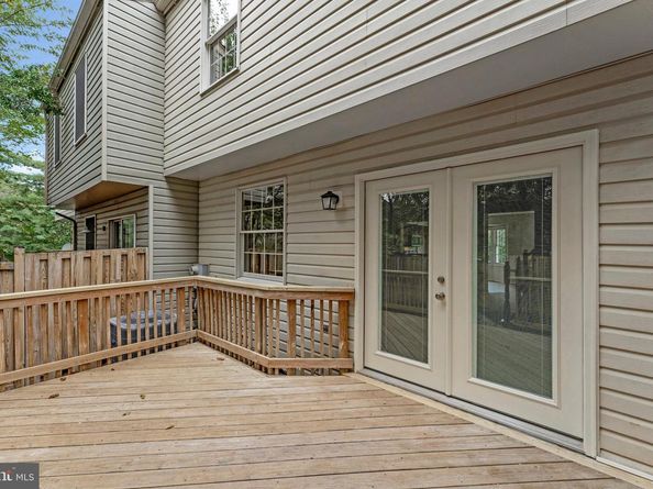 21921 Myrtlewood Square, Sterling VA 20164