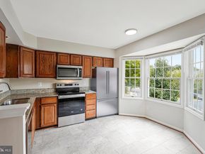 21921 Myrtlewood Square, Sterling VA 20164