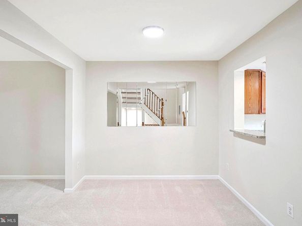 21921 Myrtlewood Square, Sterling VA 20164