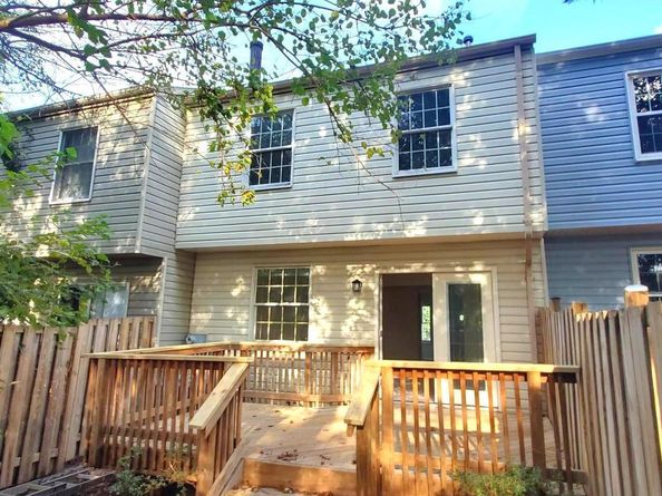 21921 Myrtlewood Square, Sterling VA 20164