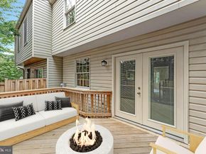 21921 Myrtlewood Square, Sterling VA 20164