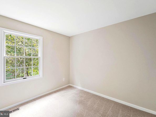 21921 Myrtlewood Square, Sterling VA 20164