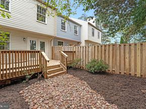21921 Myrtlewood Square, Sterling VA 20164
