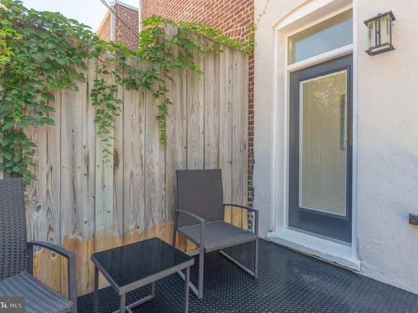 916 NE C Street NE, Washington DC 20002