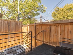 916 NE C Street NE, Washington DC 20002