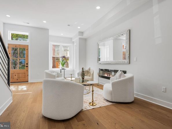 916 NE C Street NE, Washington DC 20002