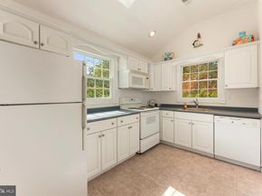 1390 Old Jacksonville, Ivyland PA 18974