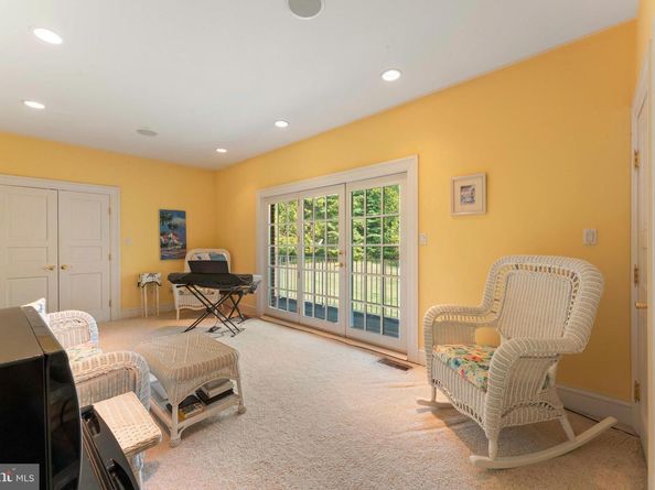 1390 Old Jacksonville, Ivyland PA 18974