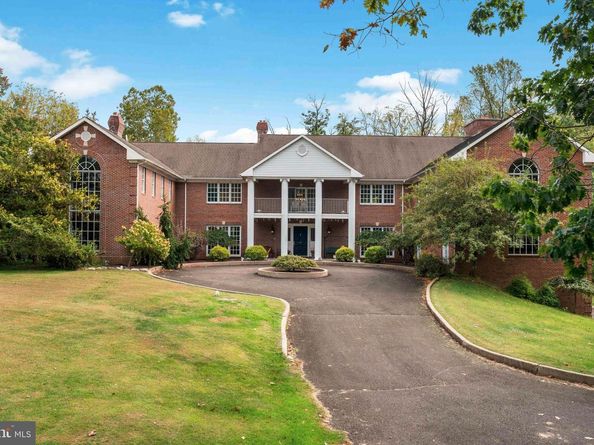 1390 Old Jacksonville, Ivyland PA 18974