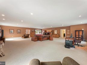 1390 Old Jacksonville, Ivyland PA 18974