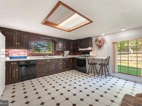 1390 Old Jacksonville, Ivyland PA 18974
