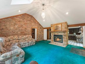 1390 Old Jacksonville, Ivyland PA 18974