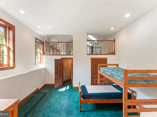 1390 Old Jacksonville, Ivyland PA 18974