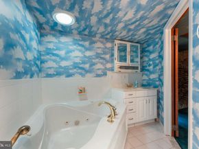 1390 Old Jacksonville, Ivyland PA 18974