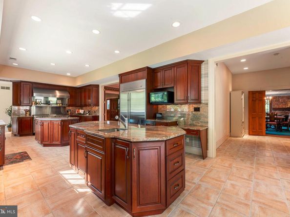 1390 Old Jacksonville, Ivyland PA 18974