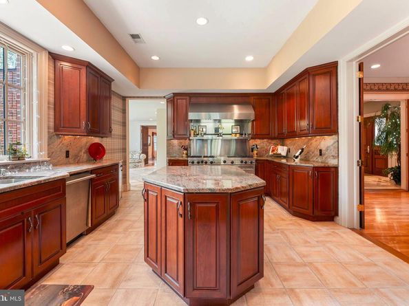 1390 Old Jacksonville, Ivyland PA 18974