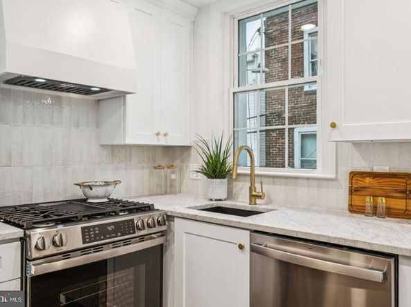 1935 S Hemberger Street, Philadelphia PA 19145