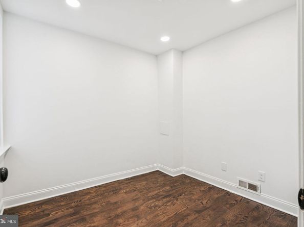 1935 S Hemberger Street, Philadelphia PA 19145