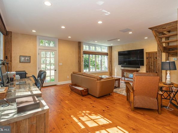 928 Taylorsville Road, Washington Crossing PA 18977