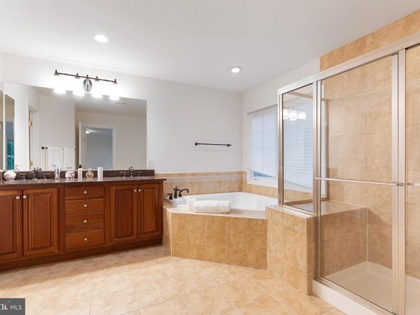 6424 South Street S, Falls Church VA 22042