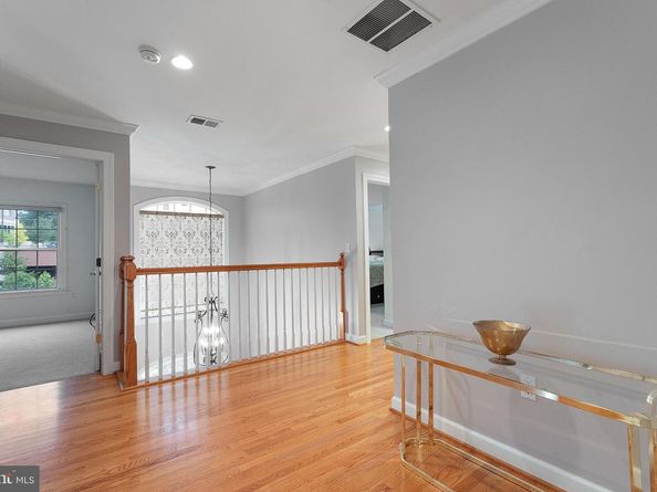 6424 South Street S, Falls Church VA 22042