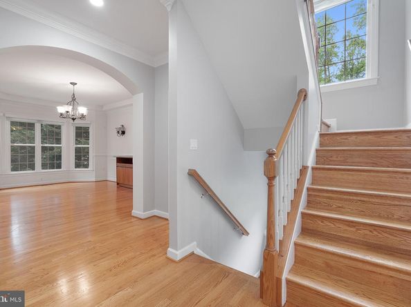 6424 South Street S, Falls Church VA 22042