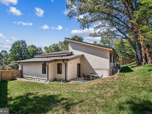 3126 Headrow Circle, Falls Church VA 22042