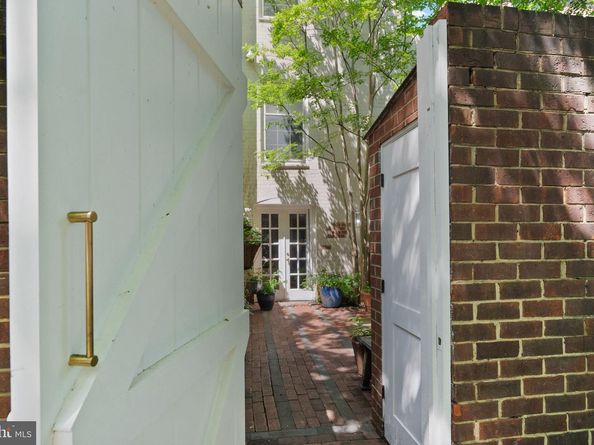 116 Cameron Mews, Alexandria VA 22314