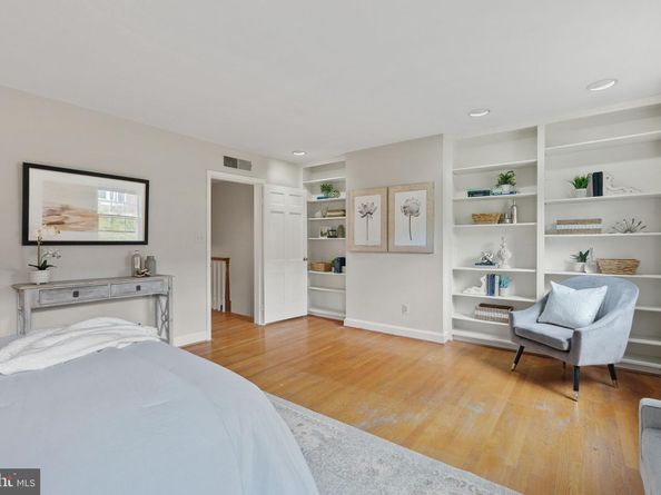 116 Cameron Mews, Alexandria VA 22314