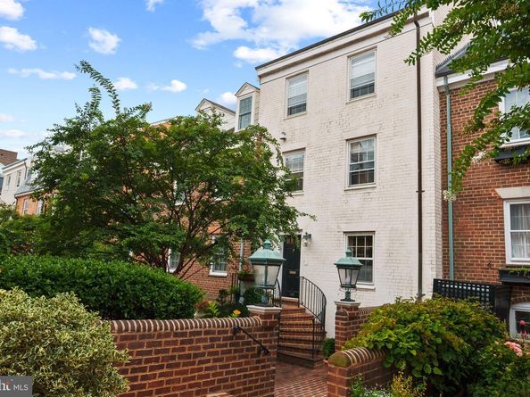 116 Cameron Mews, Alexandria VA 22314