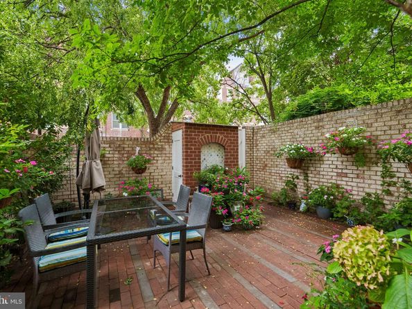 116 Cameron Mews, Alexandria VA 22314